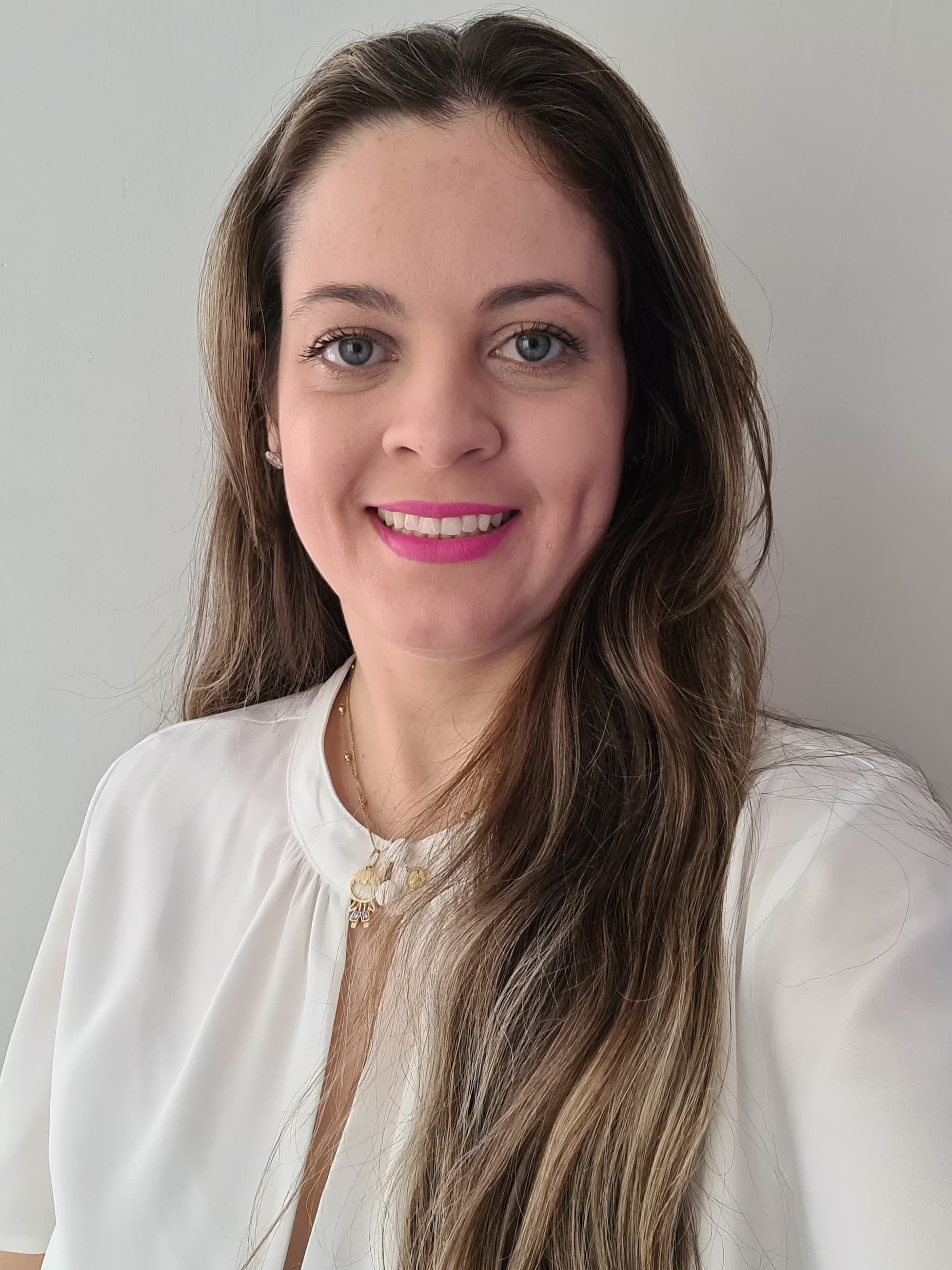 Profa. Dr. Camila Almeida Nascimento