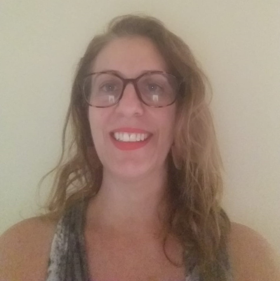 Profa. Me. Cristiane de Cassia Paneli