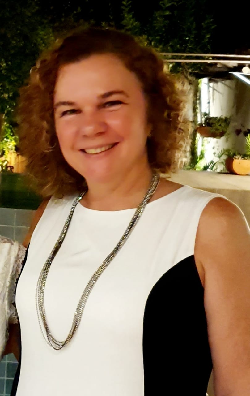 Profa. Esp. Cristiane Montefeltro Fraga Pires