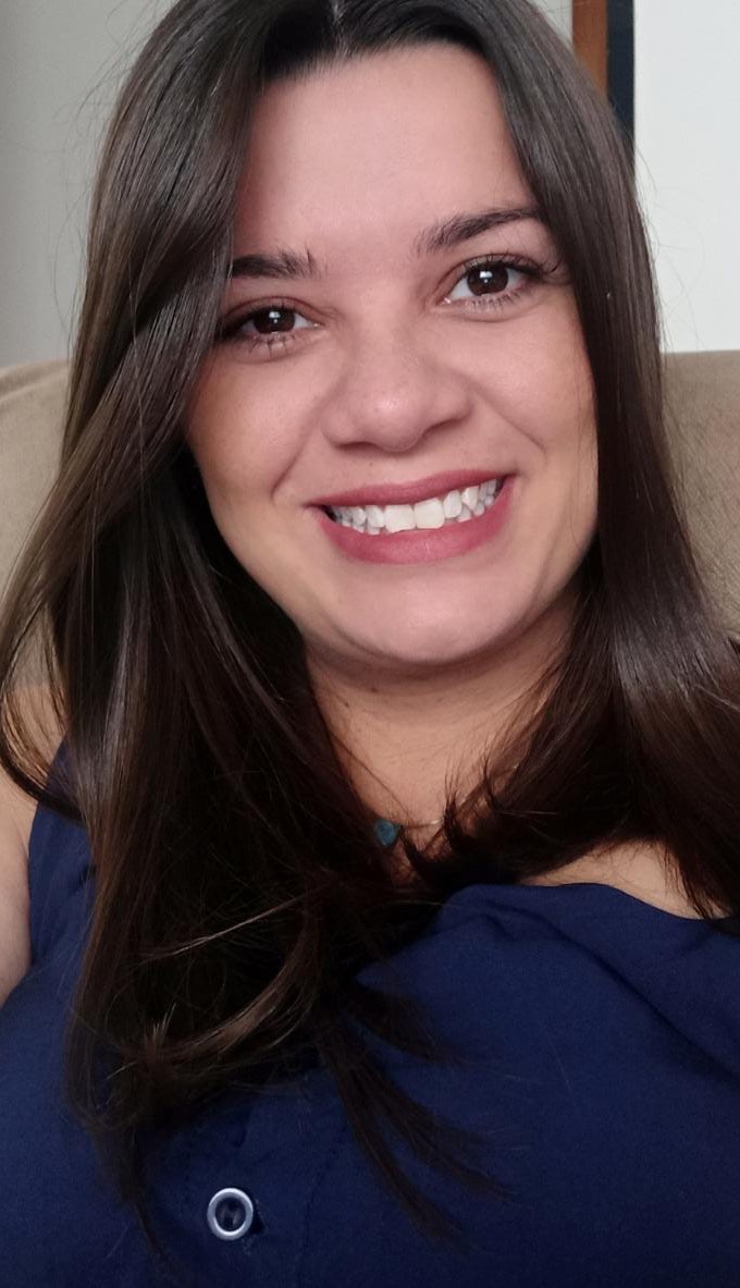 Profa. Esp. Daniela Picolo