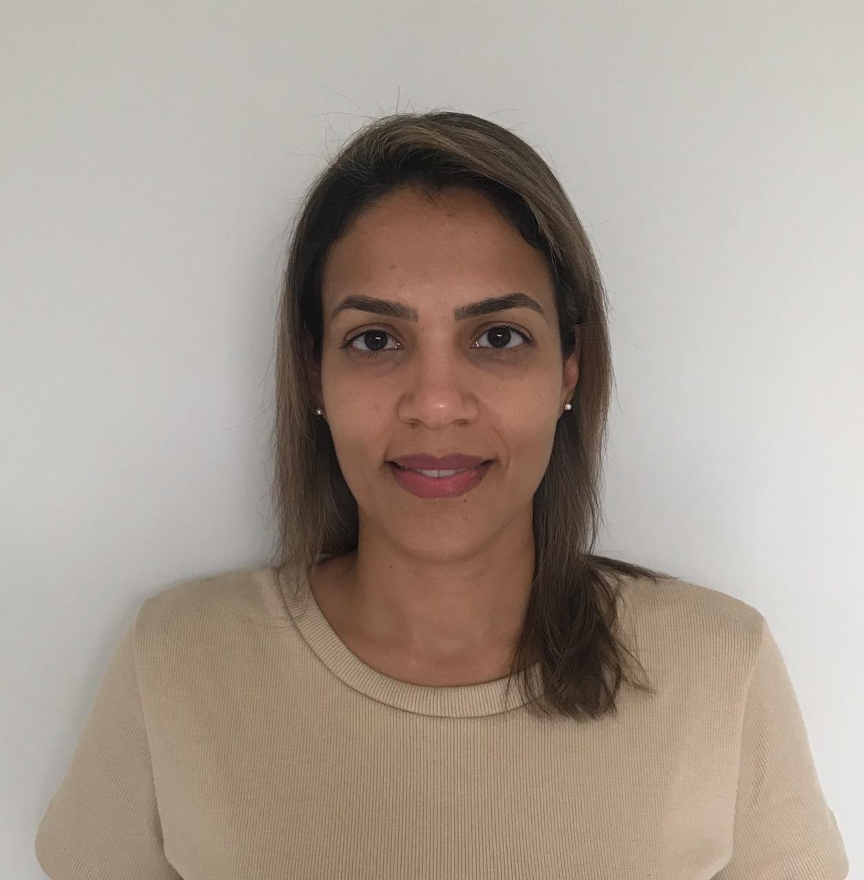 Profa. Dra. Raquel Carros Antonio