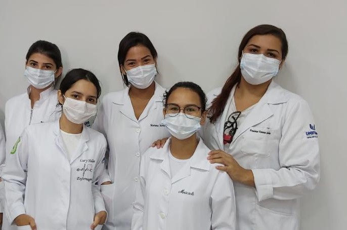 Alunos do curso de Enfermagem do Unifunec aplicam vacina da ...