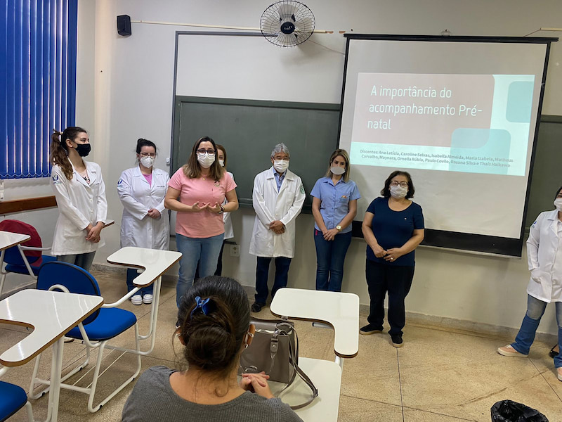 Acadêmicos do curso de Medicina atuam no Programa Gerando V...